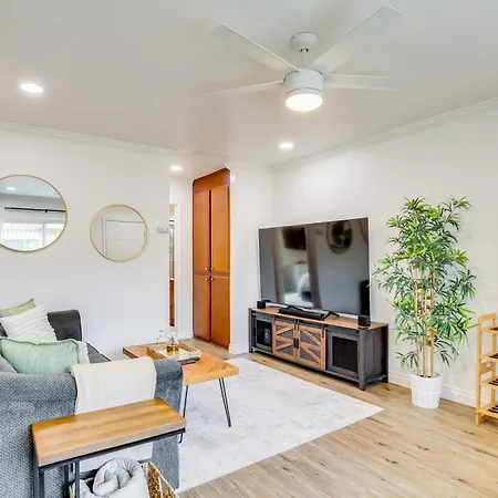 1 Mi To Oceanside Municipal Pier Condo With Balcony